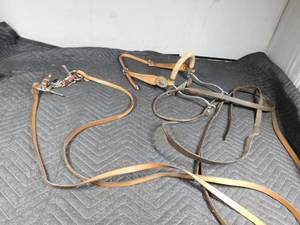 lot 337 image: Horse accessories