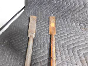 lot 539 image: 2 chisels