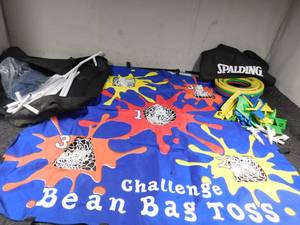 lot 355 image: Frisbee golf, Bean bag toss, and golf horse shoe games in bags
