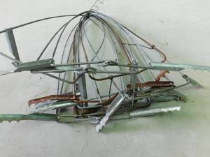 lot 372 image: 12 muskrat pelt stretchers