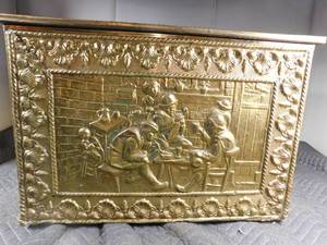 lot 401 image: Lg antique hammered brass kindlingcoal box