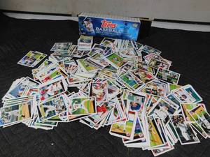 lot 418 image: 2009 topps baseball cards
