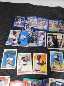 lot 422 image: Lot of Score baseball cards w rookies and draft picks