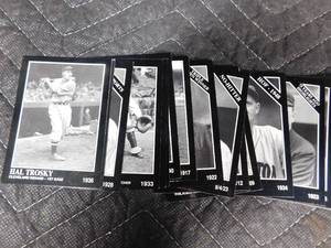 lot 423 image: The Sporting News Conlon collection of baseball cards