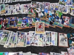 lot 425 image: Box of fleer baseball cards