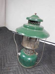 lot 520 image: 1946 Coleman lantern