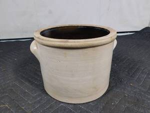 lot 530 image: John Berger Rochecyer crock