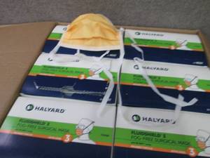 HALYARD FLUIDSHIELD 3 Disposable Ma...