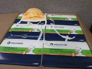 HALYARD FLUIDSHIELD 3 Disposable Ma...