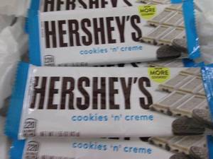 12 Hersheys Cookies n Crme Bars...