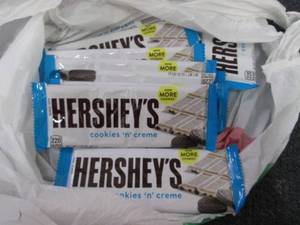 12 Hersheys Cookies n Crme Bars...