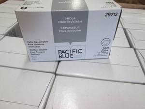 Case of Pacific Blue Dry Wipe, Whit...