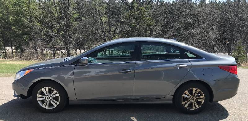 lot 3 image: 2013 Hyundai Sonata GLS