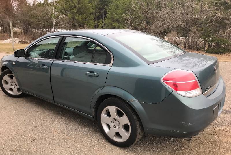 lot 4 image: 2009 Saturn Aura XE