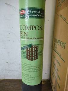 lot 4 image: Compost Bins