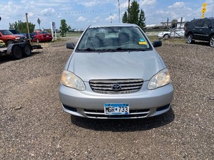 lot 2 image: 2004 Toyota Corolla LE
