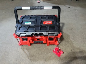 Milwaukee PACKOUT 22 in. Large Portable Tool Box Fits Modular Storage System