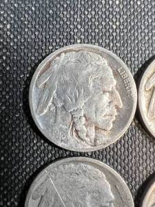 lot 18 image: 5 US BUFFALO NICKELS 1918 1920 1921 1925 1930