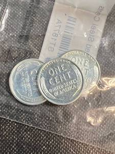 lot 34 image: 1943 P-D-S US WWII WAR TIME STEEL CENTS UNC