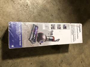 lot 4 image: Dyson Ball Animal 3-Extra Bagless Upright Vacuum Cleaner for Multi Surface with Pet Groom Tool Customer Returns See Pictures