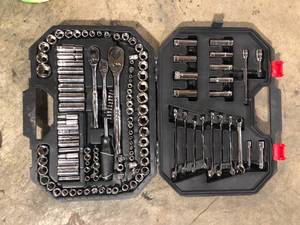 lot 44 image: Husky Mechanics Tool Set (149-Piece)  Customer Returns See Pictures