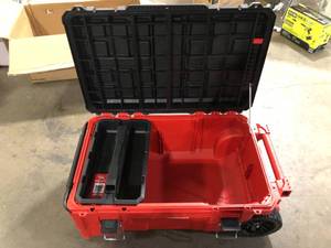 Milwaukee PACKOUT 22 in. Medium Red Tool Box with 75 lbs. Weight Capacity   Customer Returns See Pictures