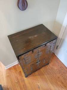 lot 5 image: Vintage Rosewood Oriental Cabinet Dresser