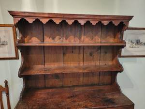 lot 6 image: Antique Country French Cabinet Hutch