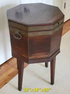 lot 28 image: Antique George III Mahogany Celerette