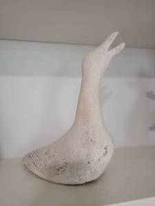 lot 57 image: Vintage Carved Driftwood Sea Gull Bird