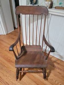 lot 93 image: Rustic Early American Rocker