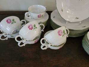 lot 60 image: Romantic Augarten Porcelain Rosette China Service