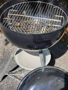 lot 96 image: Weber Charcoal Kettle Grill