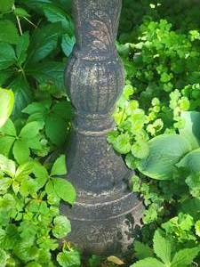 lot 72 image: Enchanting Metal Bird Bath