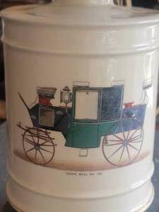 lot 147 image: Classic Carriage Ceramic Painted Lamp