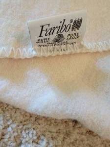 lot 43 image: Vintage Faribo 100% Wool Hudson Bay Style Blanket, Queen