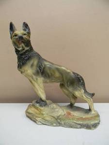 lot 13 image: RARE VINTAGE GERMAN SHEPHERD STATUE PLASTER RESIN - FANTASTIC PIECE - APPROX 14 By 12 - SEE PICTURES
