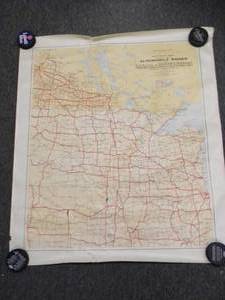 lot 40 image: RARE - VINTAGE 1930 ORIGINAL AUTOMOBILE ROADS MAP BETWEEN CANADA & UNITED STATES - RARE AWESOME PIECE  - SEE PICTURES