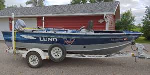 lot 1 image: 1992 Lund V-Pro 16 Foot Boat with 2002 90hp Motor