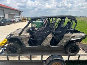 lot 1 image: 2014 Can-Am Commander Max1000cc 4 Passenger Side by Side (less then 1000 miles)
