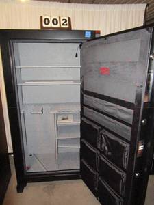 lot 2 image: Sports Afield 68 Gun Safe