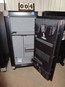 lot 4 image: Armor Titanium 40 Gun Safe