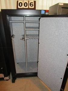 lot 6 image: Sports Afield 30 Gun Safe
