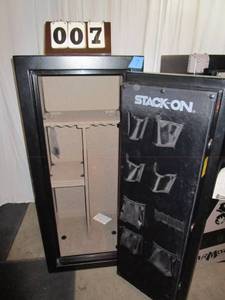 lot 7 image: Armor 24 Gun Safe