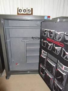 lot 9 image: Sports Afield 488 Gun Safe