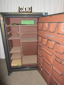 lot 13 image: Remington 60 Gun Safe
