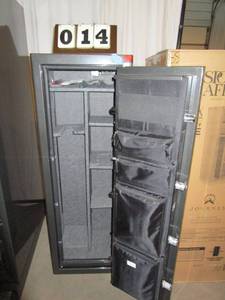 lot 14 image: Sanctuary 14 Gun Safe