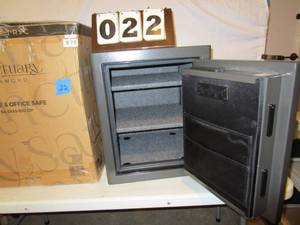 lot 22 image: Sanctuary Diamond Home  &  Office safe - Biometric Lock