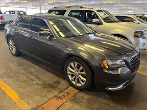 lot 6 image: 2015 Chrysler 300 Limited AWD