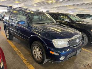 lot 9 image: 2004 Buick Rainier CXL AWD